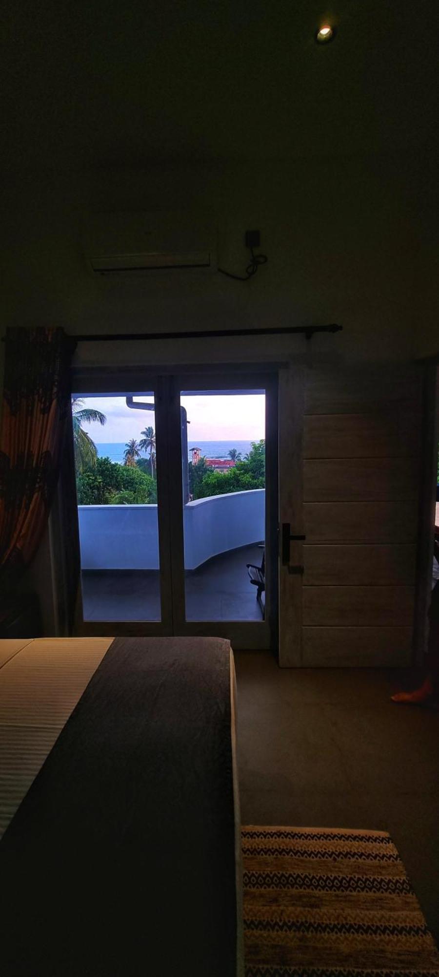Amanda Mirissa Hotel Room photo