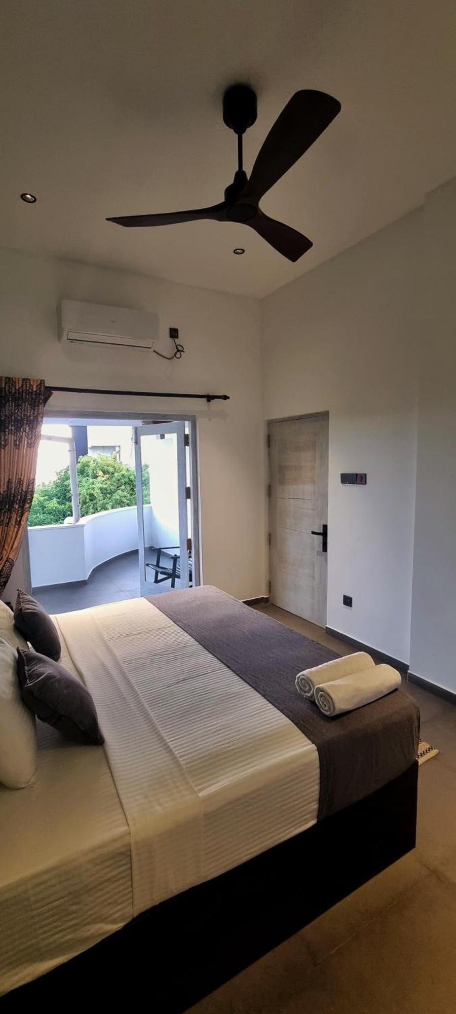 Amanda Mirissa Hotel Room photo